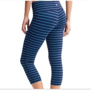 Athleta striped  hi-rise capri pants. Size XS.
